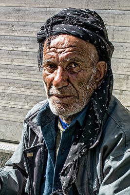 Selling Needle-threaders