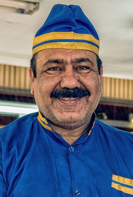Mahmood Yazden Khah, Pizza chef and philosopher