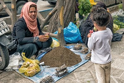 Selling Spices and Tops