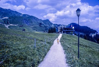 56795_52695_00103.jpg
