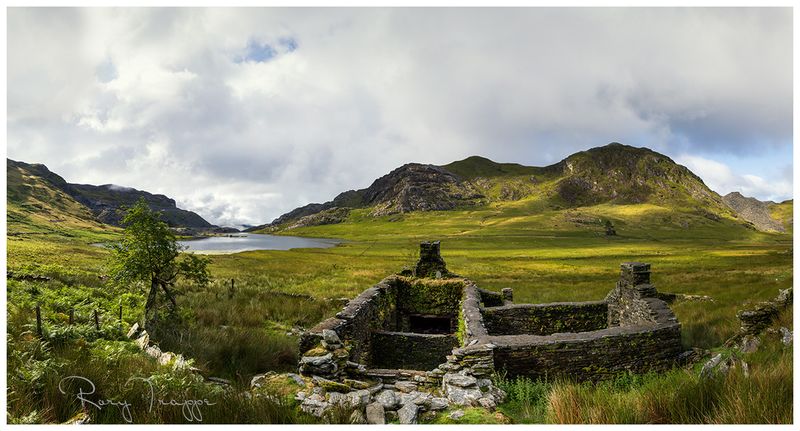 cwmorthin farmhouse.jpg