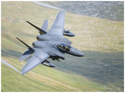 F15 Strike eagle - Coming in hot.
