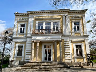 Academy of Fine Arts and Dance