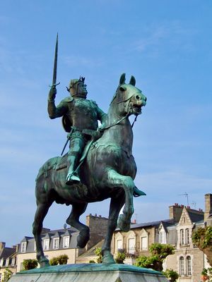 Statue of Bertrand du Guesclin