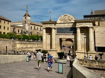 ‎⁨Puente Romano from Bridge⁩