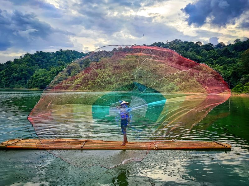 20230715-Fishing by cast net