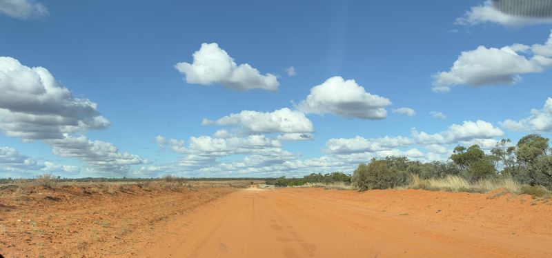 Top Hut Rd, into Mungo NP