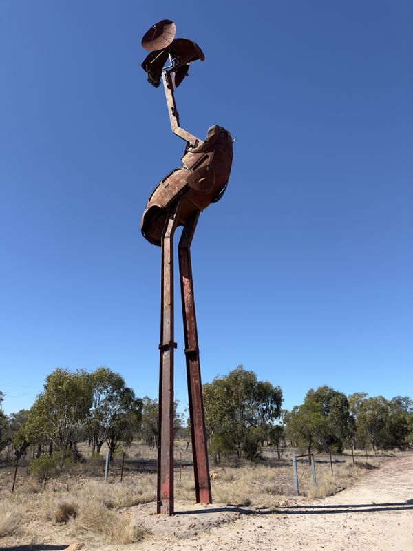 Stan the Emu, The Ridge