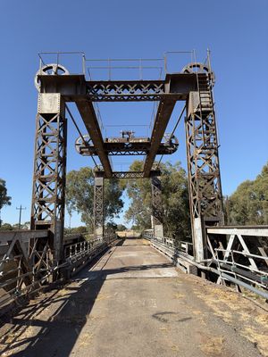 Wilcannia centre lift bridge