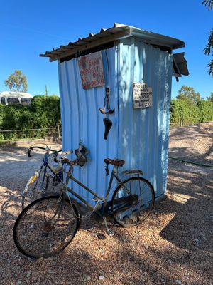 Amigos Castle, Lightning Ridge