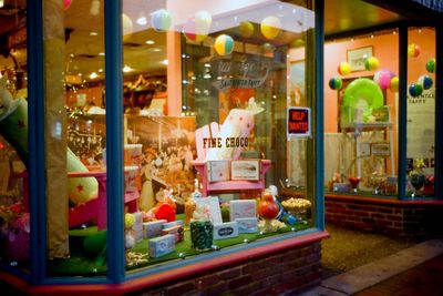 shopping on the Washington Street Mall
