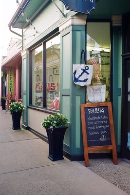 shopping on the Washington Street Mall