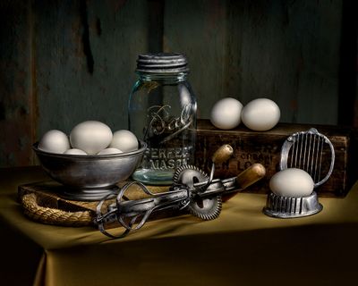 Eggs with Beater and Slicer