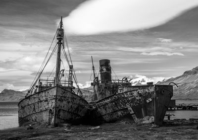 .Shipwreck A*Credit*