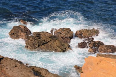 Waves Over the Rocks