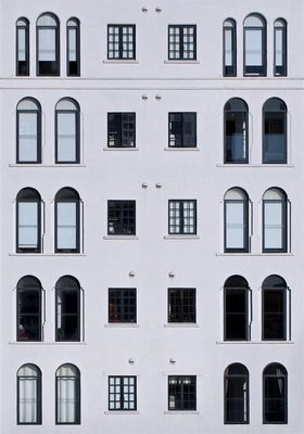 Lunettes of Lavender Bay
