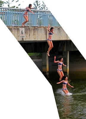 .Noosa Jump
