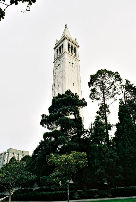 berkeley_sather_tower_2005_10_rt_11.jpg