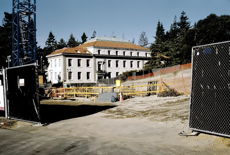 berkeley_haviland_hall_2005_12_rt_g.jpg