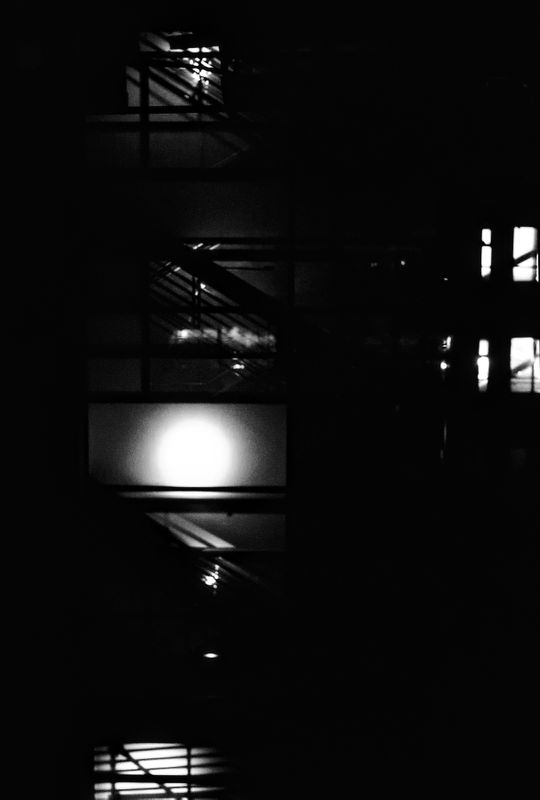 berkeley_nanolab_stairwell_2008_11_rt_22.jpg