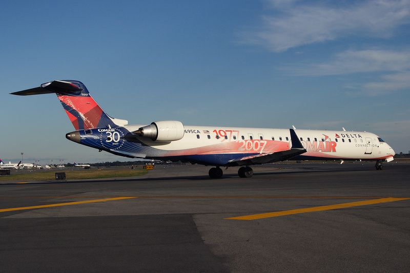 COMAIR DELTA CONNECTION