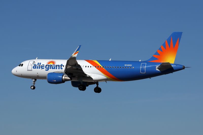 ALLEGIANT AIRBUS A320 LAS RF 002A5739.jpg