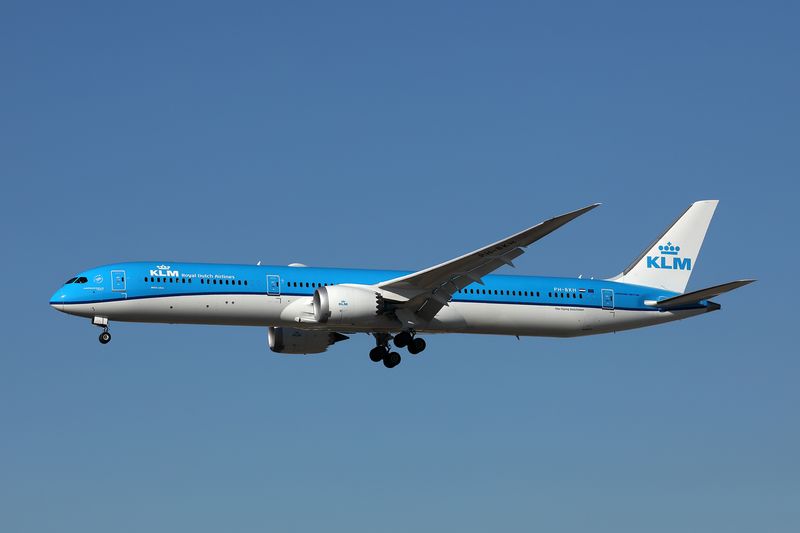 KLM BOEING 787 10 LAX RF 002A6300.jpg