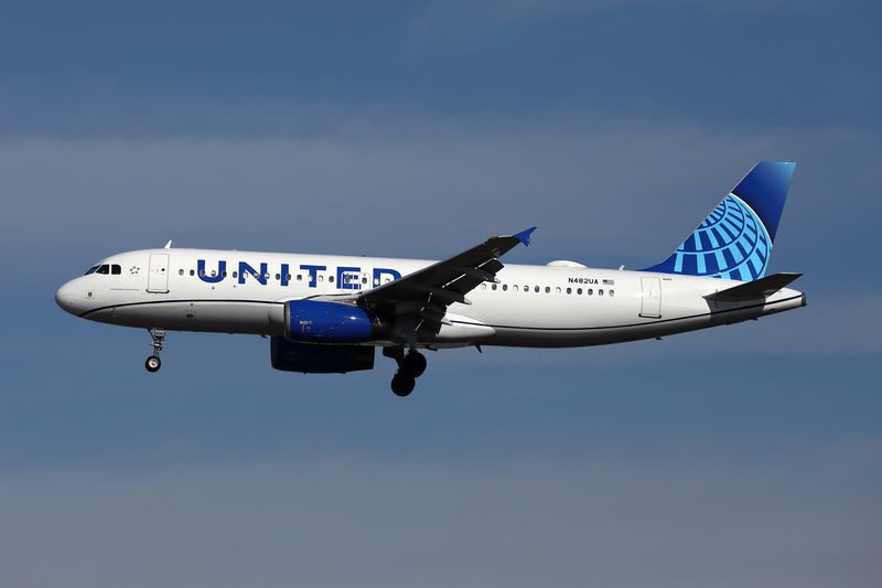 UNITED AIRBUS A320 LAX RF 002A5914.jpg