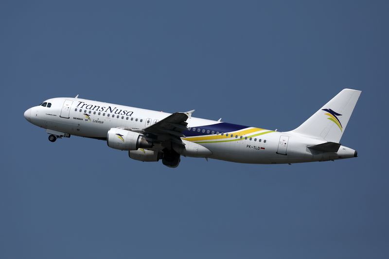 TRANS NUSA AIRBUS A320 DPS RF 002A8842.jpg