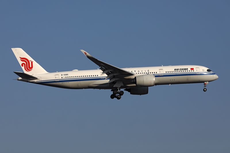 AIR CHINA AIRBUS A350 900 JNB RF 002A9875.jpg