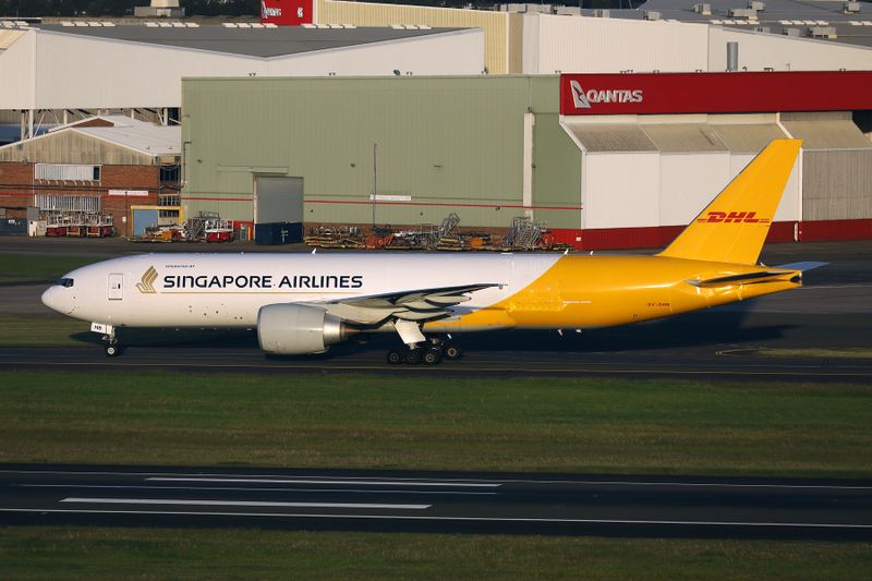 SINGAPORE AIRLINES DHL BOEING 777F SYD RF 002A0587.jpg
