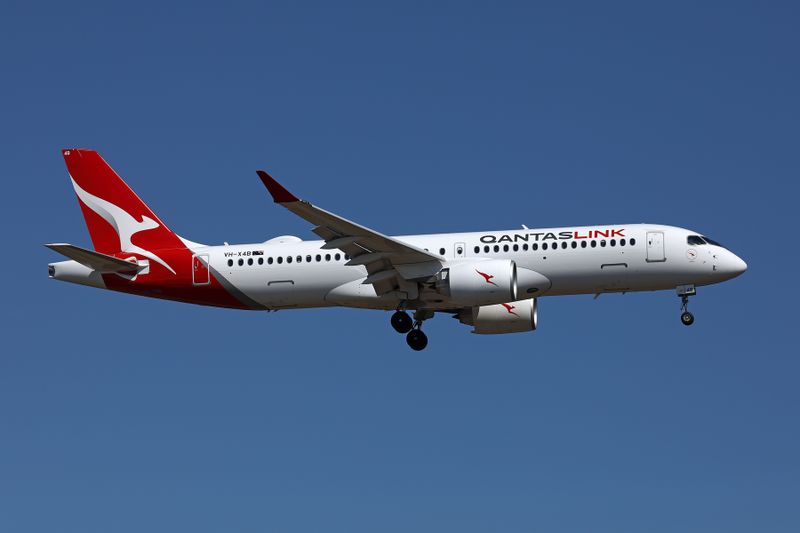 QANTAS LINK AIRBUS A220 MEL RF 002A0826.jpg