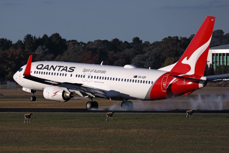 QANTAS BOEING 737 800 CBR RF 002A1173.jpg