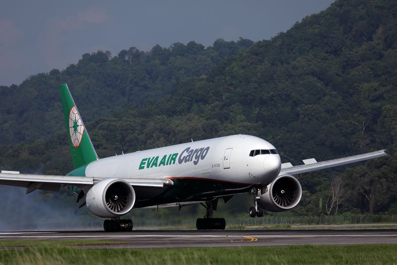 EVA AIR CARGO BOEING 777F PEN RF 002A1502.jpg