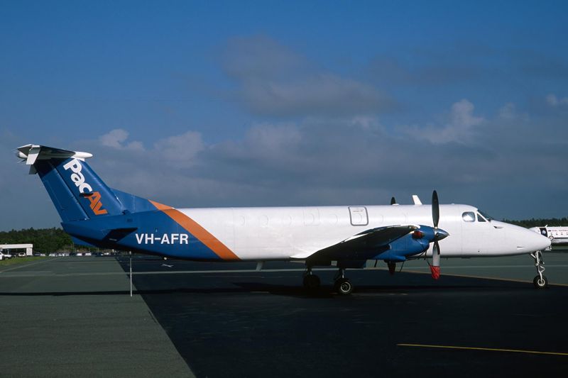 PACAV BEECH 1900C BNE RF F.jpg