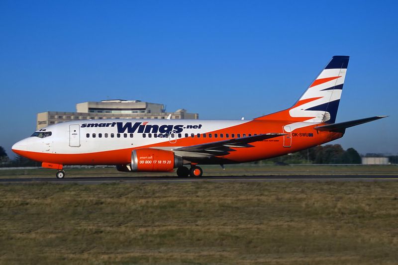 SMART WINGS BOREING 737 500 CDG RF F.jpg