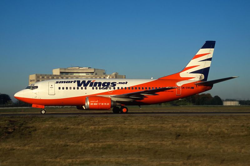SMART WINGS BOREING 737 500 CDG RF F.jpg