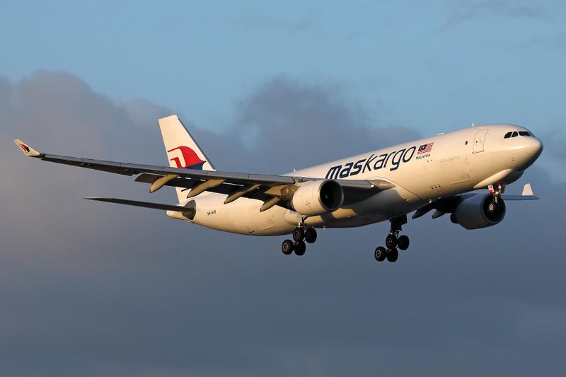 MASKARGO AIRBUS A330 200F SYD RF 002A3422.jpg