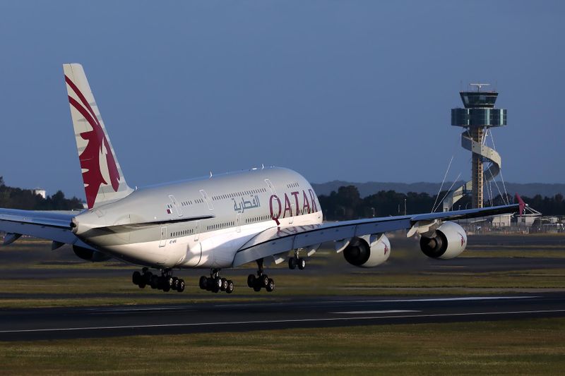 QATAR AIRBUS A380 SYD RF 002A3388.jpg