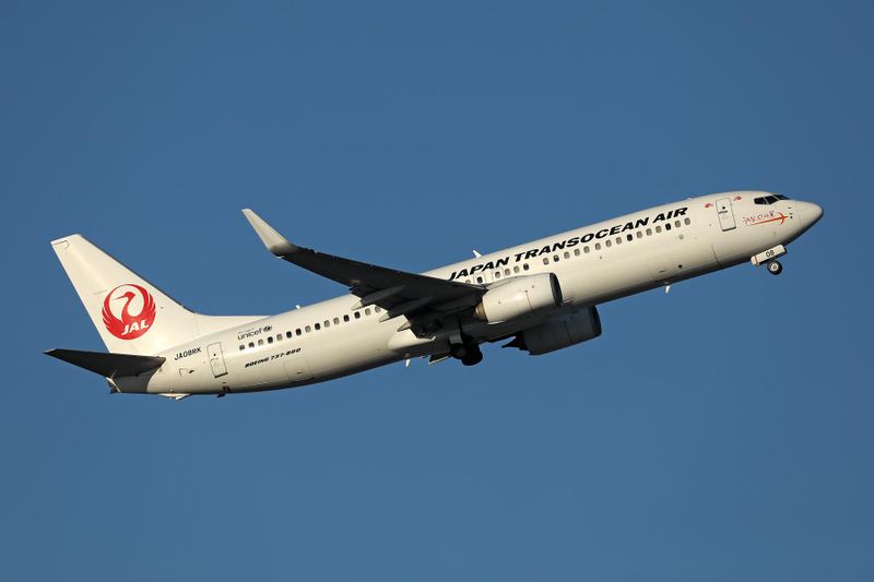 JAPAN TRANS OCEAN AIR BOEING 737 800 OKA RF 002A4306.jpg