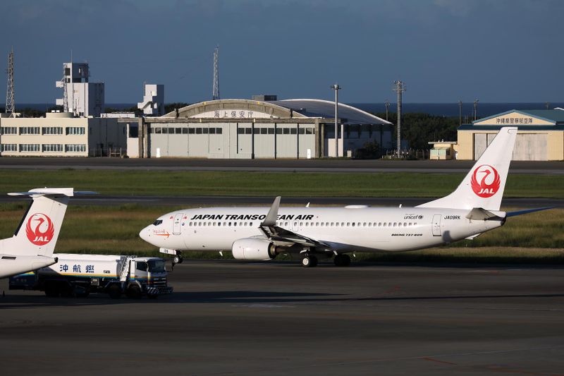 JAPAN TRANS OCEAN AIR BOEING 737 800 OKA RF 002A4310.jpg