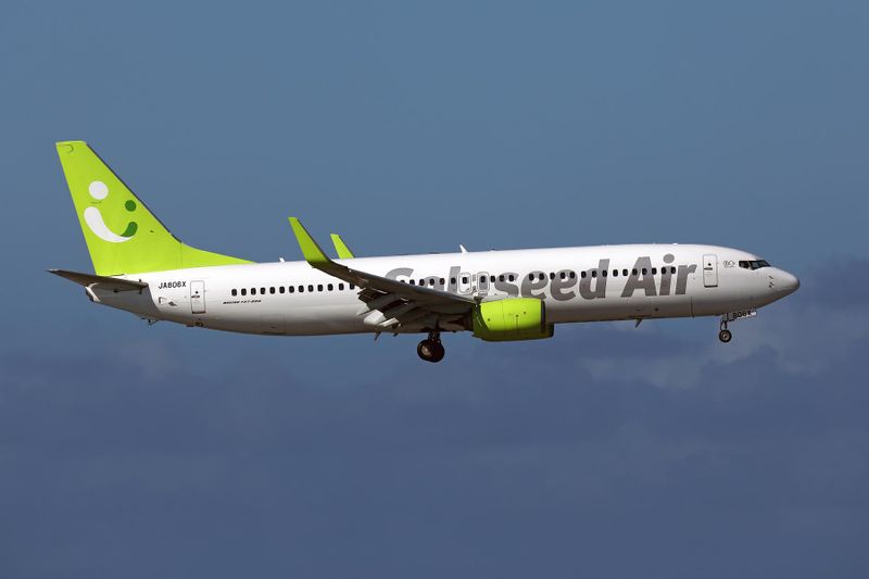 SOLASEED AIR BOEING 737 800 OKA RF 002A4455.jpg