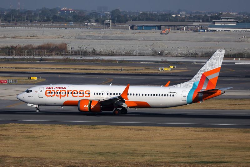 AIR INDIA EXPRESS BOEING 737 MAX 8 BKK RF 002A6108.jpg