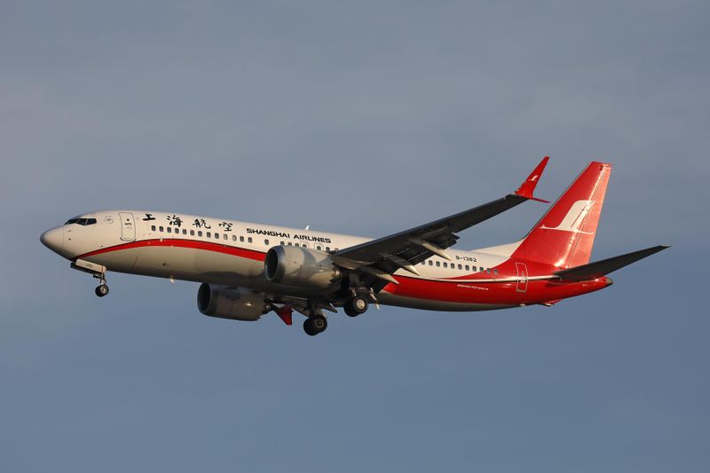 SHANGHAI AIRLINES BOEING 737 MAX 8 BKK RF 002A6498.jpg