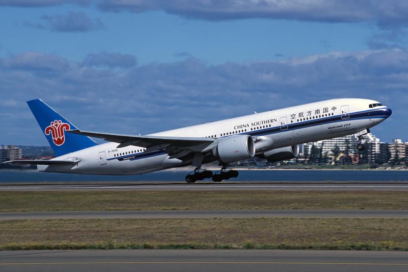CHINA SOUTHERN BOEING 777 200 SYD RF F.jpg