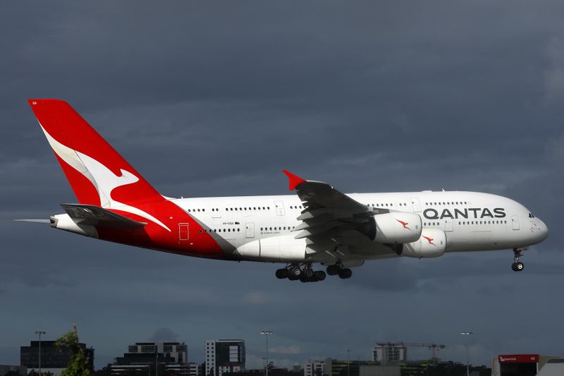 QANTAS AIRBUS A380 SYD RF 002A6849.jpg