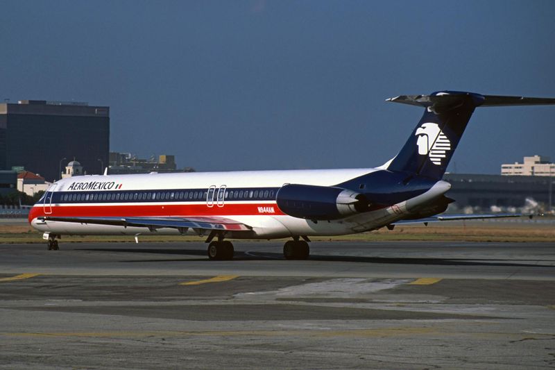 AERO MEXICO MD80 N944AM F S 3438.jpg