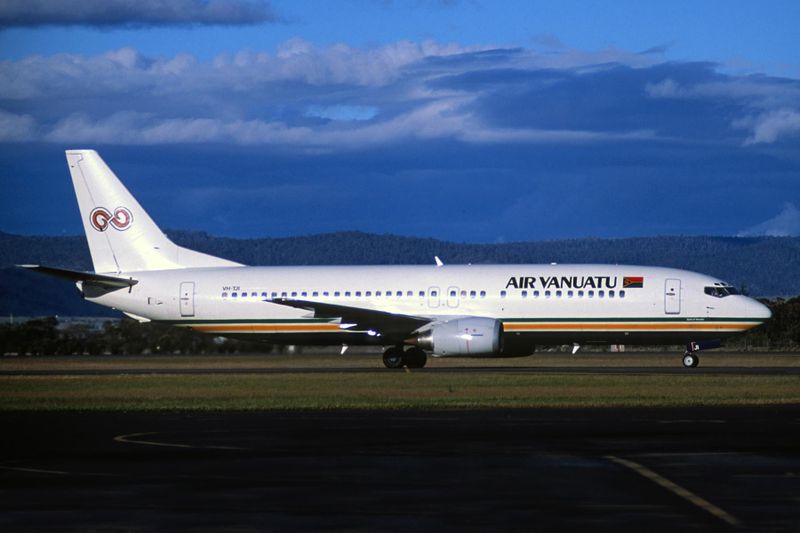 AIR VANUATU B734 VH-TJI F S 1345.jpg