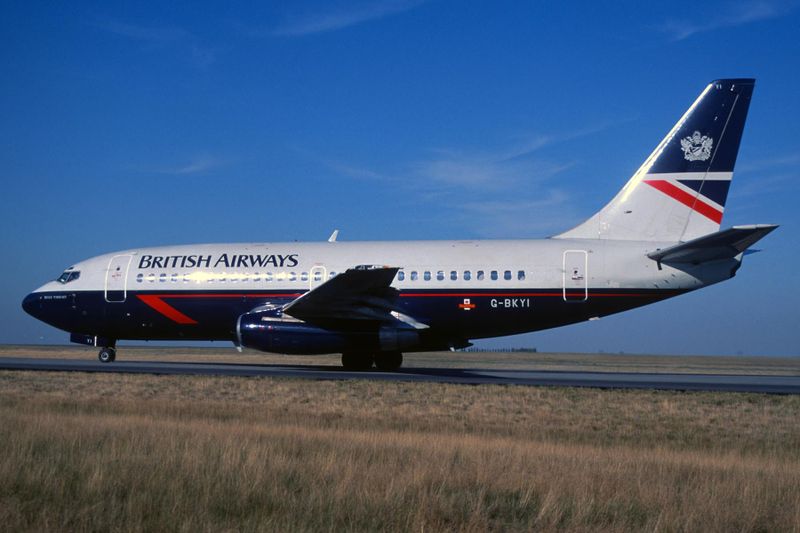 BRITISH AIRWAYS B737 200 G-BKYI CDG RF F S 2837.jpg