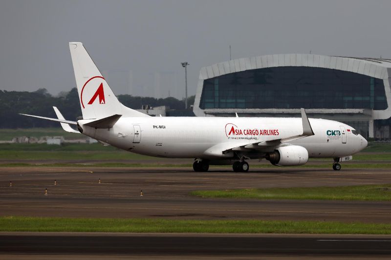 ASIA CARGO AIRLINES BOEING 737 800F CGK RF 002A6955.jpg
